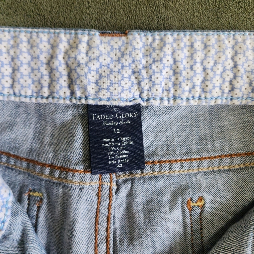 Faded Glory Capris - Picture 3 of 4